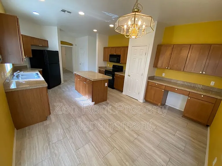 1650 S Crismon Rd #18 — Photo 4
