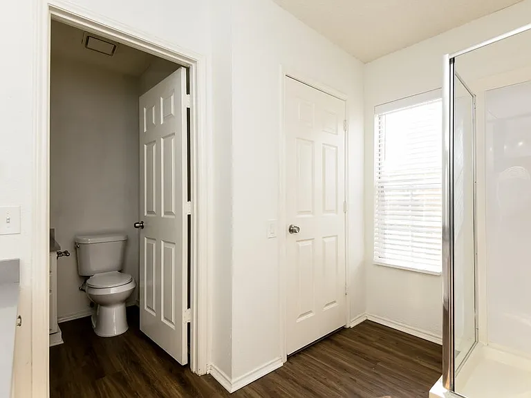 2500 Creekwood Ln — Photo 12