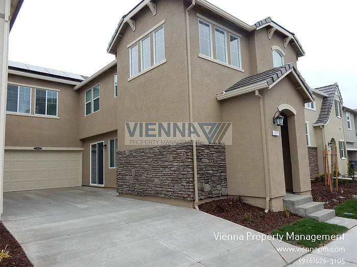1271 Goldenrod Way — Photo 3