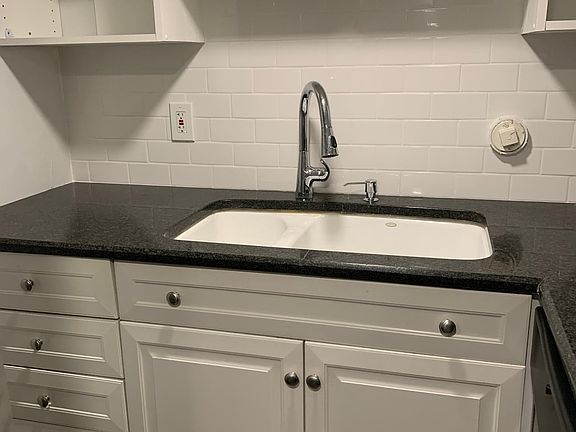 3rd image of 139 Boyd Ave #1G