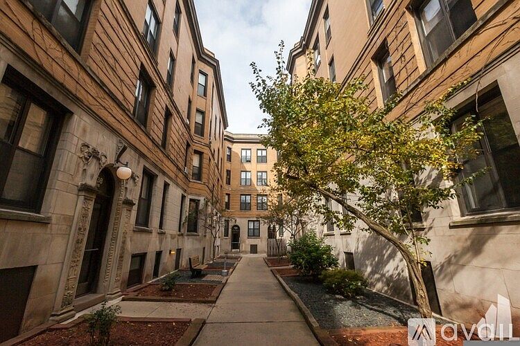 1st image of 428 W Belden Ave #43401