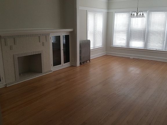5th image of 2109 W Eastwood Ave Bsmt 1R