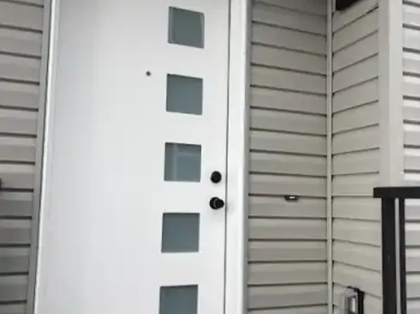 9844 155th St NW #1A, Edmonton, AB T5P 2L1