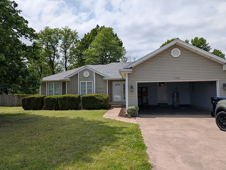 1910 Bluebird Dr — Photo 27