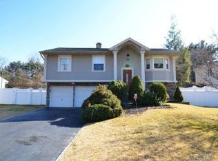 9 Washington Blvd, Smithtown, NY 11787