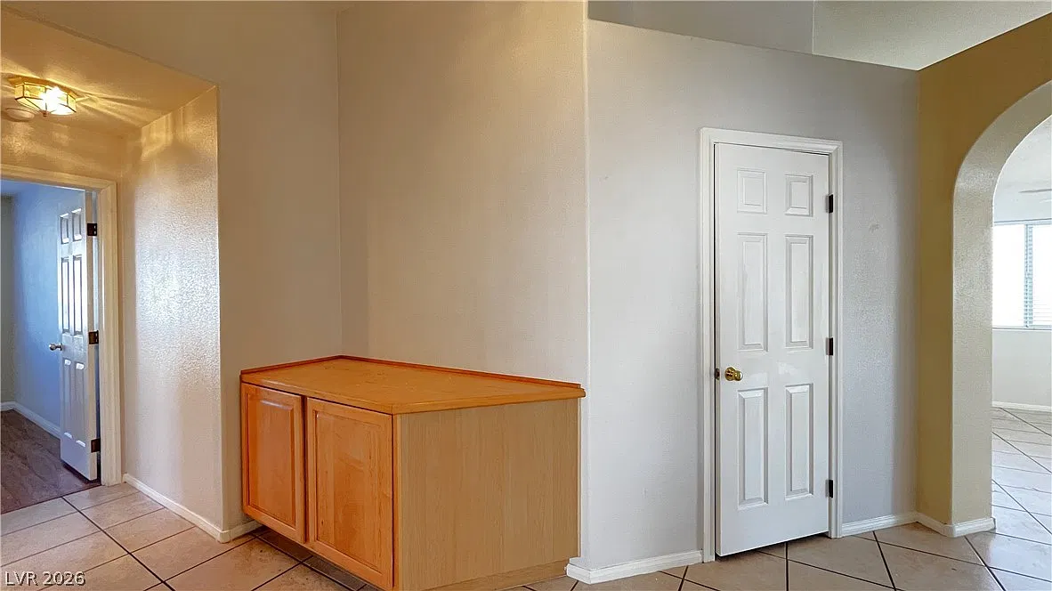 3 bed, 2.0 bath, 1310 sqft, $1,800 — Photo 2