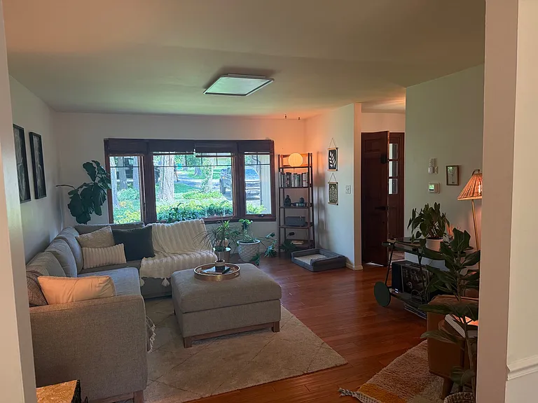 26W029 Hazel Ln — Photo 4