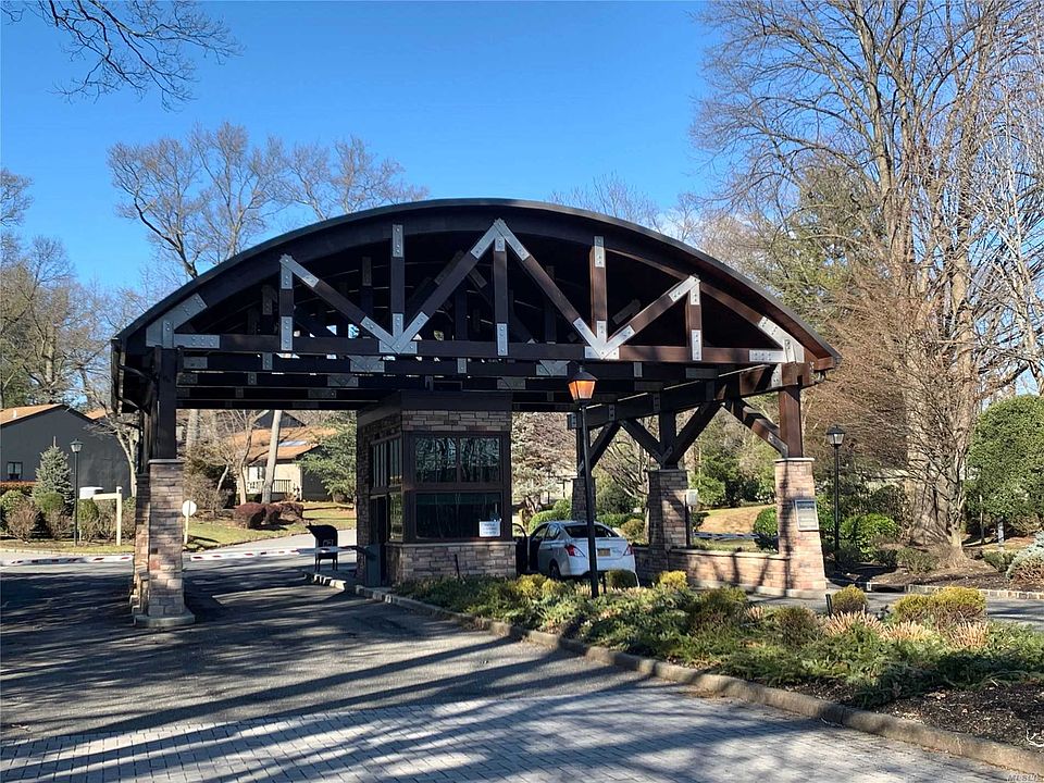 1st image of 233 Hamlet Dr