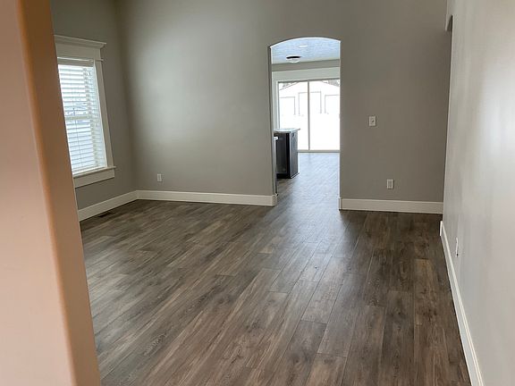 4th image of 4214 E Roy Cir