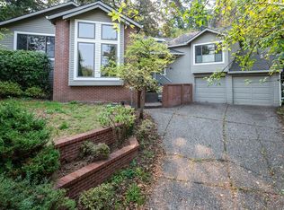 29 Walking Woods Dr, Lake Oswego, OR 97035