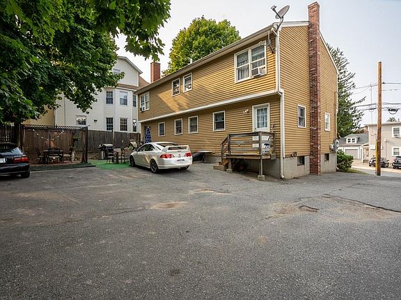 3rd image of 1044 Essex St #1
