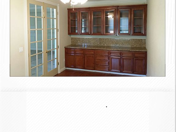 4th image of 1161 Stratford Ave