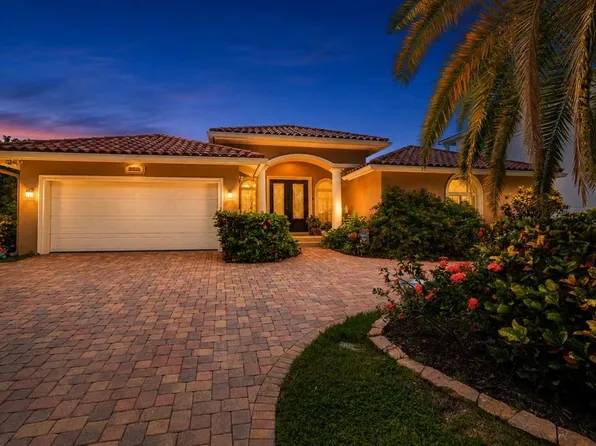 2001 Illinois Ave NE, Saint Petersburg, FL 33703
