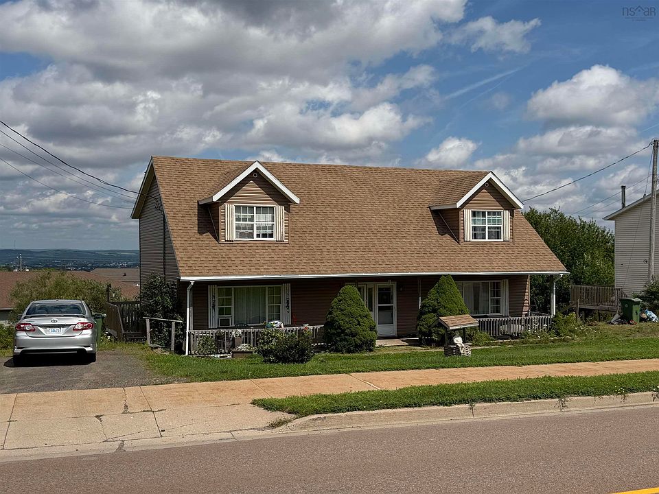 1st image of 523/525 Truro Heights Rd