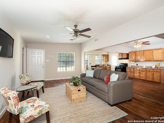 5th image of 146 Antrim Dr