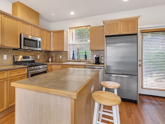 2nd image of 8832 Redmond Woodinville Rd NE #B2