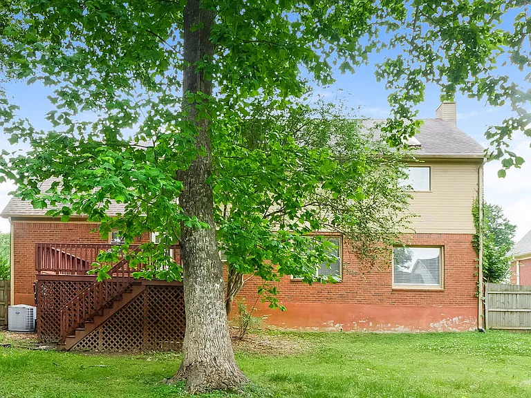 8982 Carrollwood Ln E — Photo 16