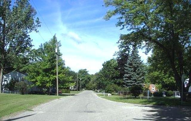 2nd image of 539 Oakland Dr