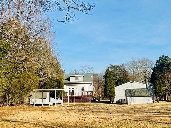 4th image of 353 Gardens Ave