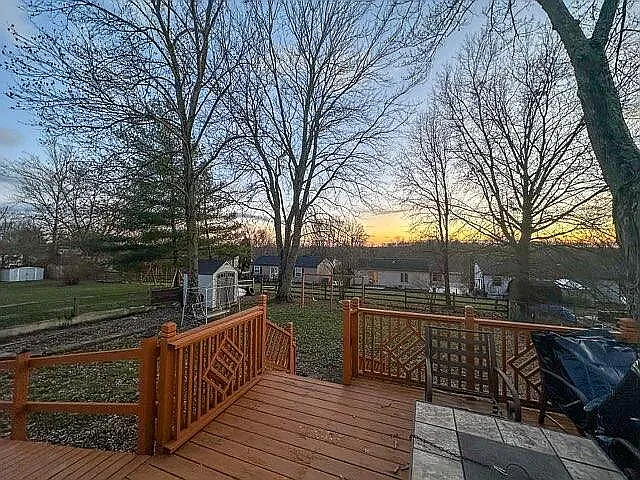 455 Glenview Ct — Photo 14