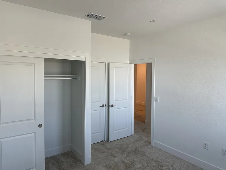 2779 Mulholland Dr — Photo 22
