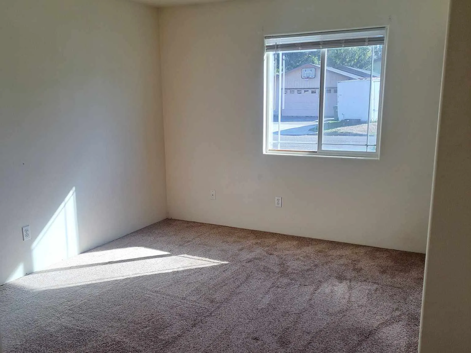 2 bed, $1,600 — Photo 4