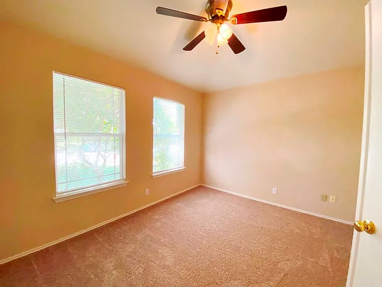 218 Jennifer Ln — Photo 15