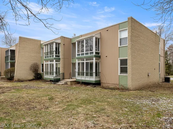 33379 Fargo St #1, Livonia, MI 48152