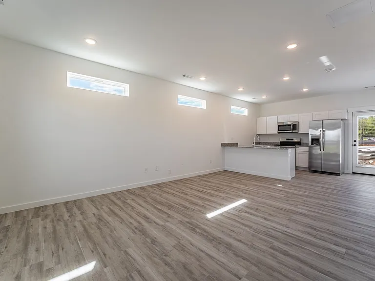 1101 Kentucky Ave — Photo 3