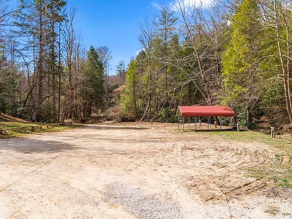 3rd image of 645 Right Fork Rolling Acres Rd