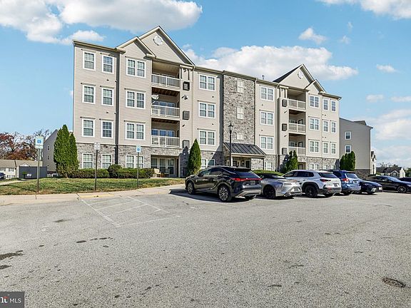 2nd image of 5303 Wyndholme Cir Unit 103