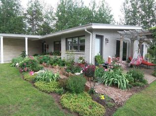 233 Riverhills Rd, Kingsford, MI 49802