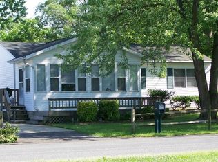 605 Shore Dr, Edgewater, MD 21037