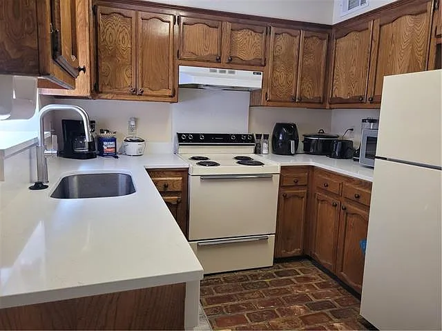 839 E Boyd Dr #C — Photo 9