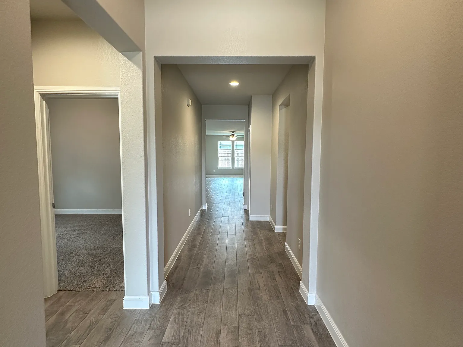 4 bed, 2010 sqft, $2,395 — Photo 4