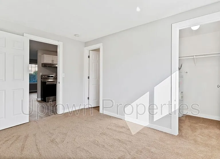 6834 N Richmond Ave — Photo 8