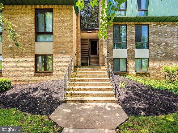 2nd image of 1020 Brinker 202 Dr