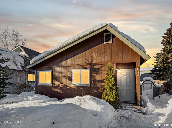 7832 Moose Run Cir, Anchorage, AK 99507