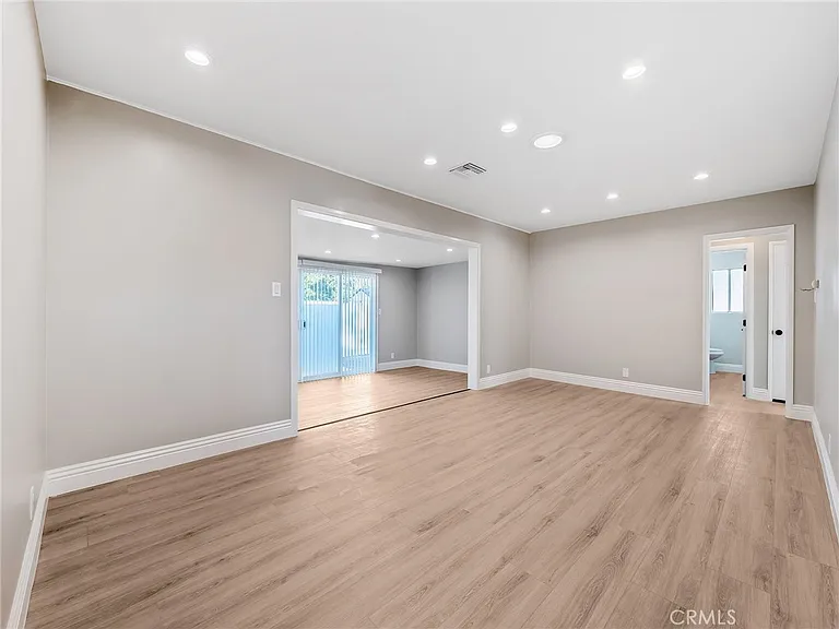 10101 Memory Park Ave — Photo 25