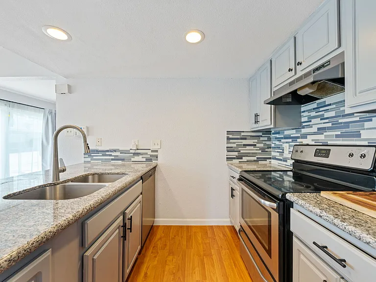 2124 Burton Dr #159 — Photo 9