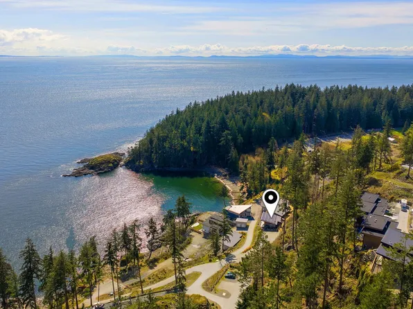 242 Shore Ln, Bowen Island, BC V0N 1G2