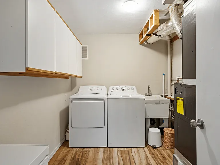 2626 E Hedrick Dr — Photo 14