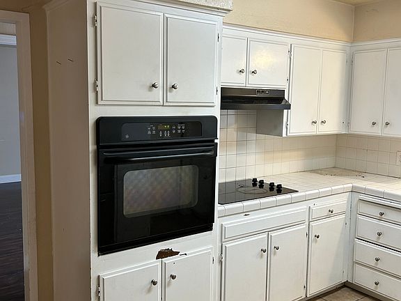 5th image of 4704 W Donner Ave