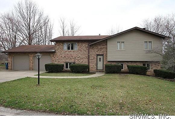 1st image of 2 Trailridge Ln