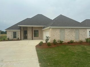 465 Aurora Cir, Canton, MS 39046