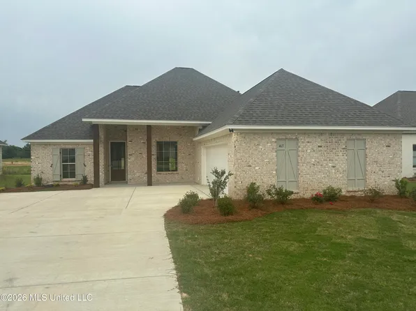 465 Aurora Cir, Canton, MS 39046