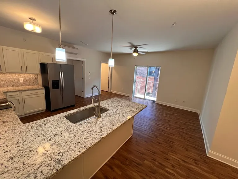196 W Main St #10 — Photo 7