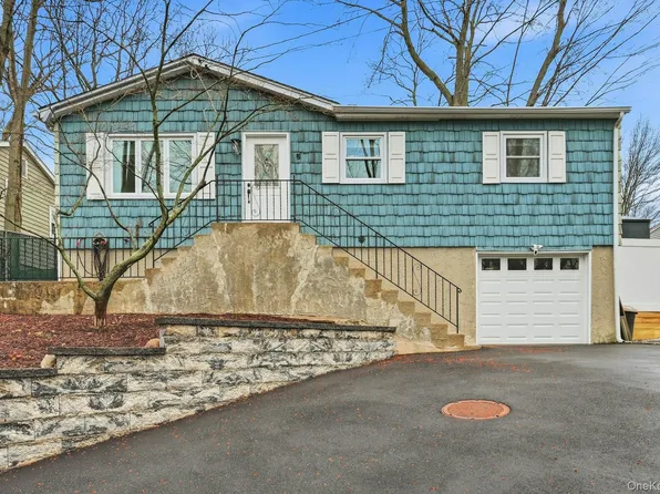 5 Orient Road, Sound Beach, NY 11789