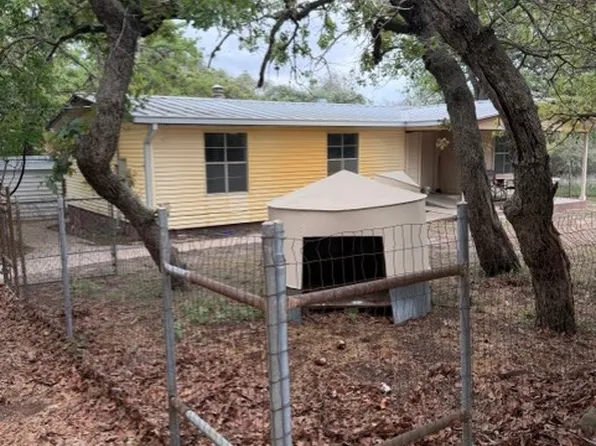 131 Honey Tree Ln, Elgin, TX 78621