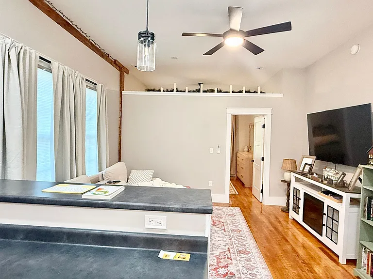 95 W Elm St #1 — Photo 10